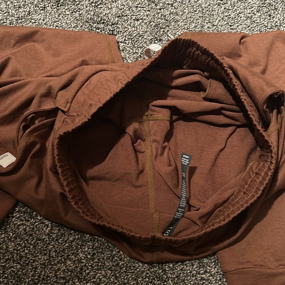 Vuori Performance Joggers - Picture 3 of 3